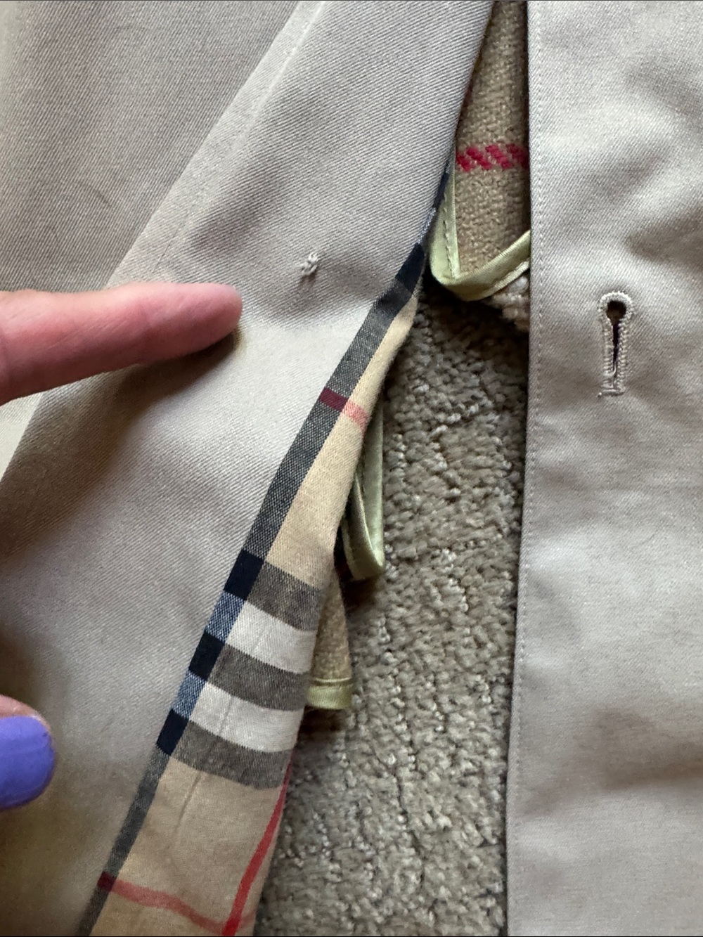 Burberry Beige Trench Coat with Check Lining - Picture 6 of 9